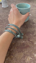 Cargar y reproducir el video en el visor de la galería, Pulseras de cuero de oro azul
